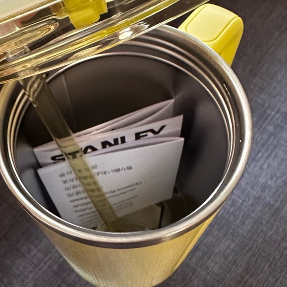 Limited Edition Stanley x Calia collection! Yellow Quencher Tumbler - Picture 5 of 5